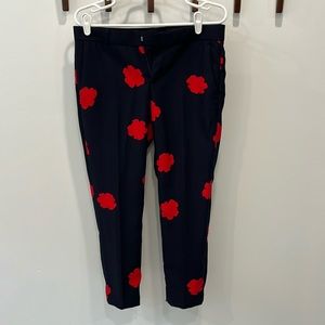 Banana Republic Avery pant. Size 2. Navy with red floral design